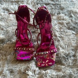 Used Azalea Wang heeled sandal